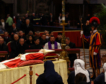 La reina Sofía y Félix Bolaños asistirán al funeral de Benedicto XVI en el Vaticano