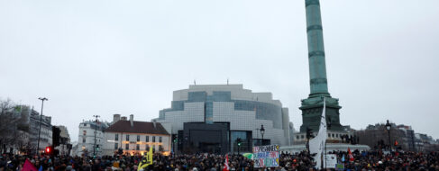 Francia se echa a la calle contra la reforma de las pensiones de Macron