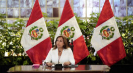 La presidenta de Perú cede a los manifestantes y pide al Congreso adelantar las elecciones