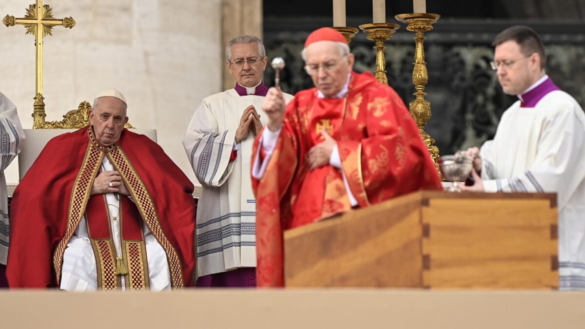 Funeral de Benedicto XVI: Francisco destaca la «sabiduría, delicadeza y entrega» de su predecesor