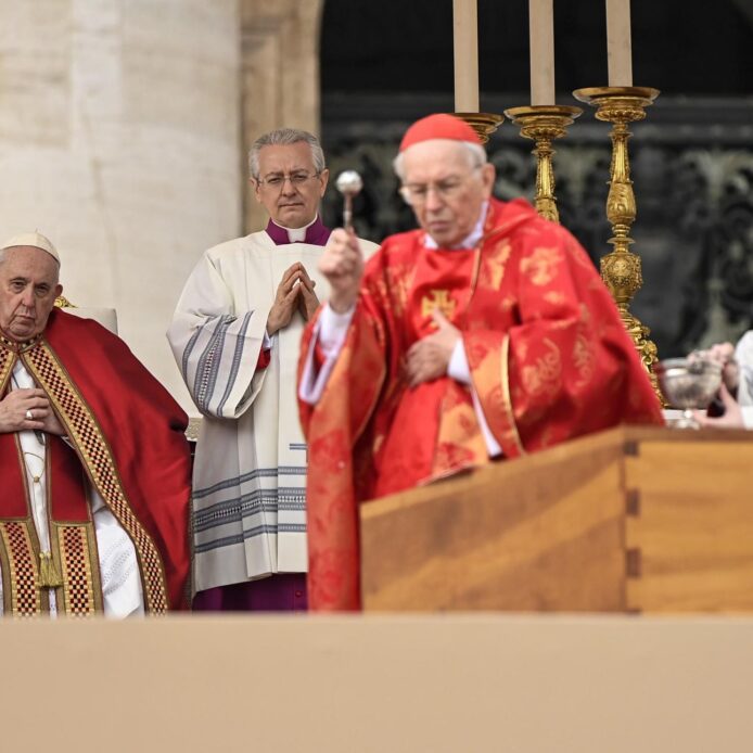Funeral de Benedicto XVI: Francisco destaca la "sabiduría, delicadeza y entrega" de su predecesor