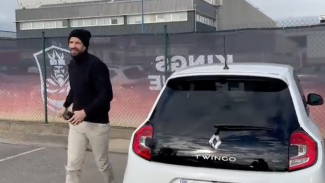 Otra venganza de Piqué al 'beef' de Shakira y Bizarrap: llega en un Twingo a la Kings League