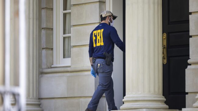 El FBI registró una oficina de Biden en búsqueda de nuevos documentos, según algunos medios