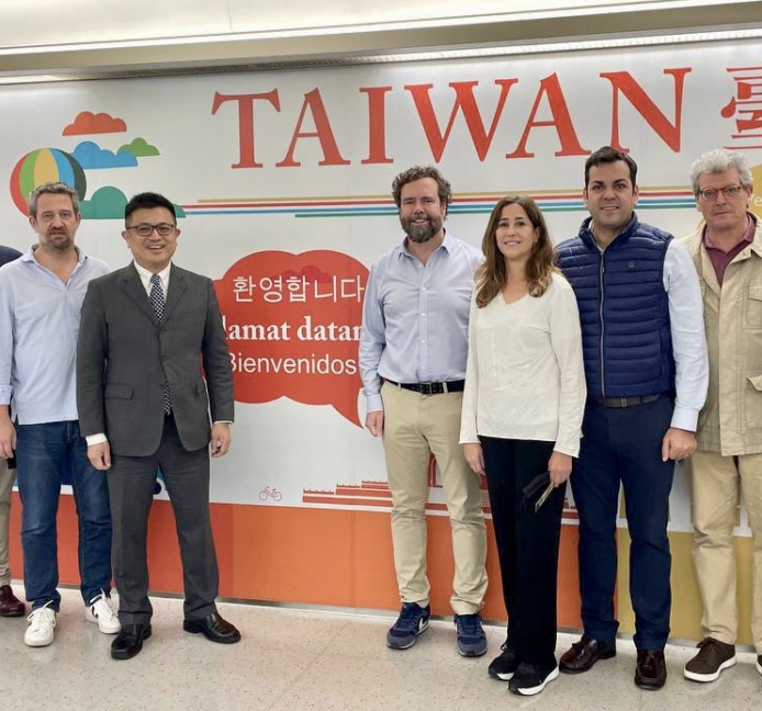 Diputados del PP y Vox viajan a Taiwán para expresar su apoyo a las autoridades de la isla