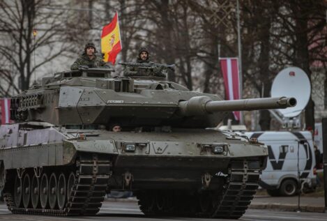España envía primero 20 blindados a Ucrania  mientras pone a punto los Leopard