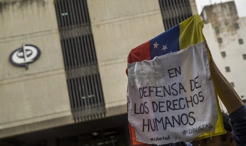 El chavismo avanza para intervenir al menos 62 ONG que trabajan en Venezuela