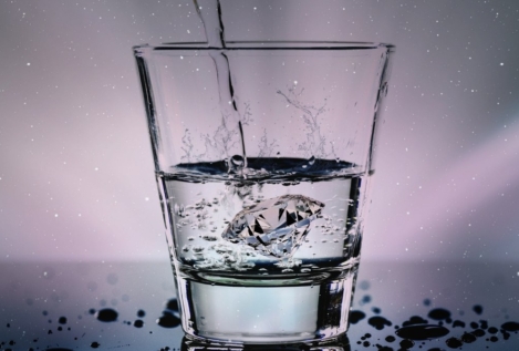 Los vasos de agua que debe tomar una persona con hipertensión