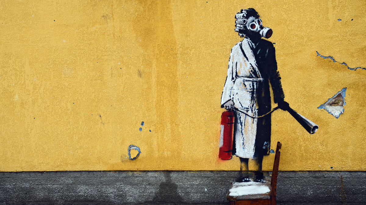 Un hombre intenta robar una obra de Banksy crítica de la guerra en Ucrania