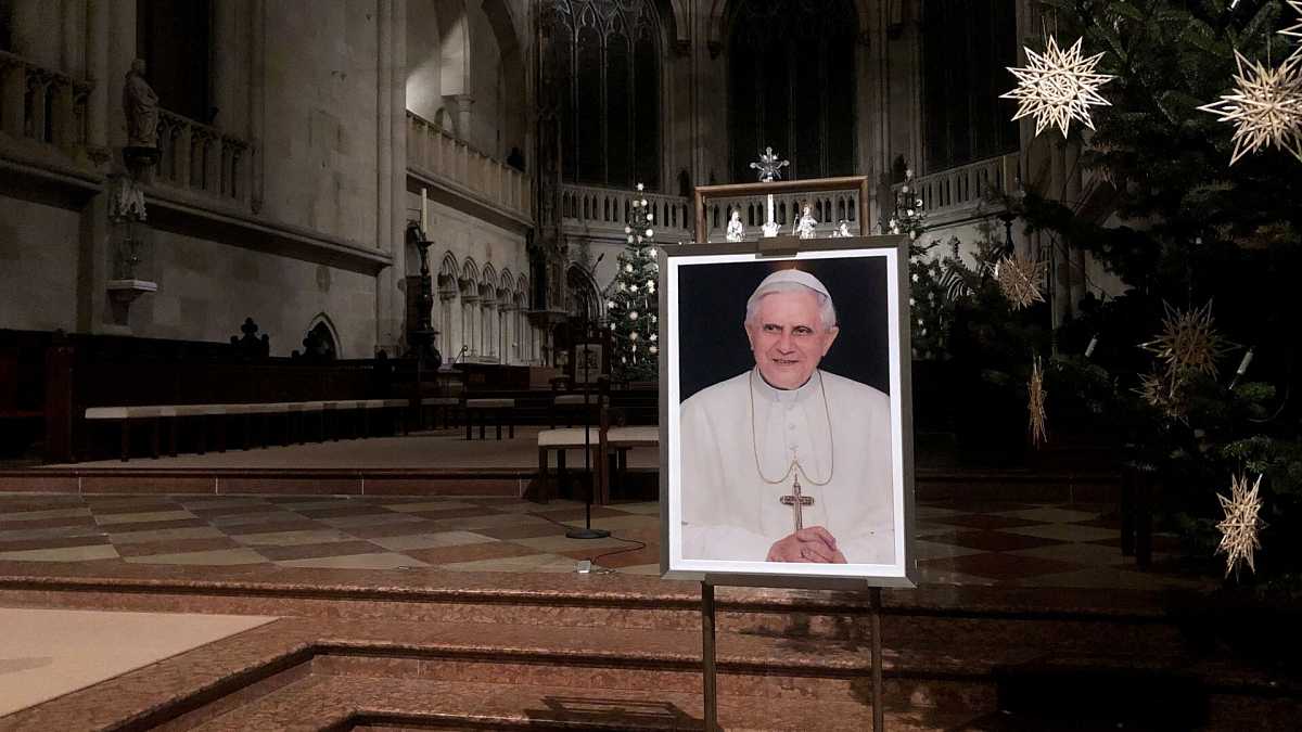 La reina Sofía y Bolaños asistirán al funeral de Benedicto XVI en el Vaticano
