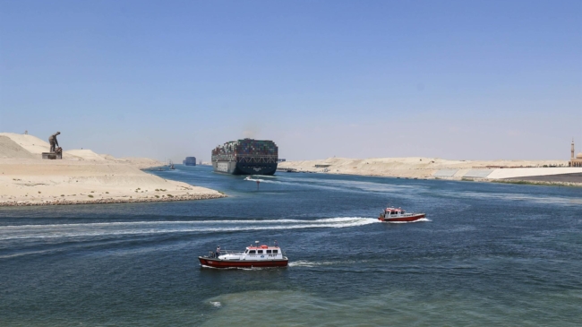 Reflotado el buque encallado en el Canal de Suez
