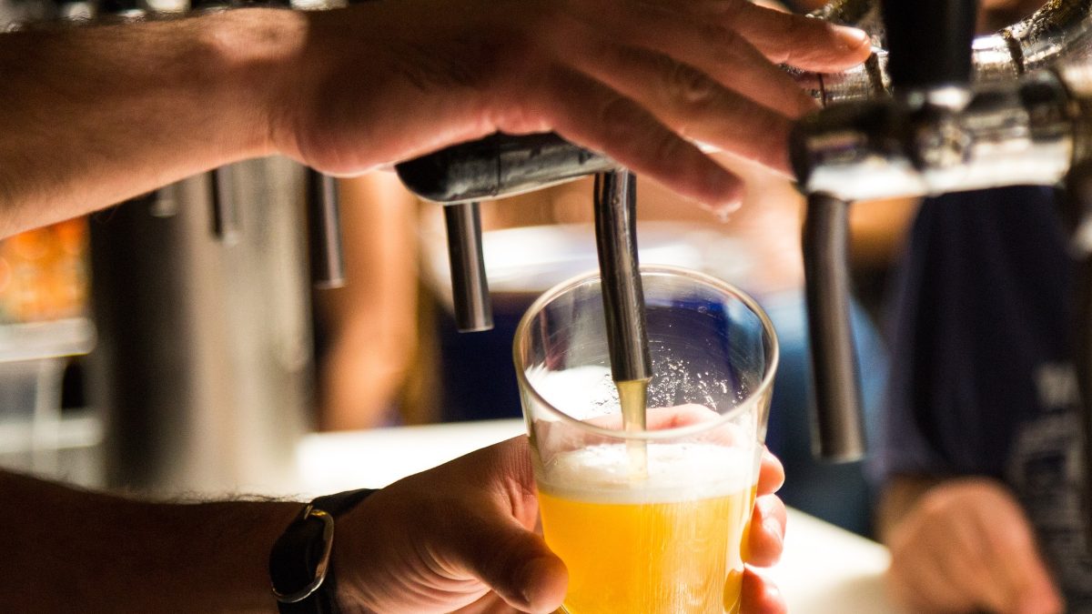 ¿Cómo afecta la cerveza sin alcohol? Estas son las diferencias con la 0,0