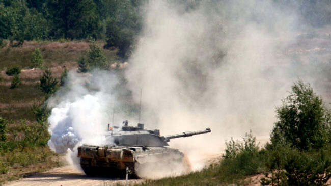 Reino Unido enviará tanques a Ucrania por primera vez