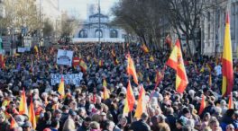 Manifestación contra Pedro Sánchez, en directo: miles de personas protestan en Madrid