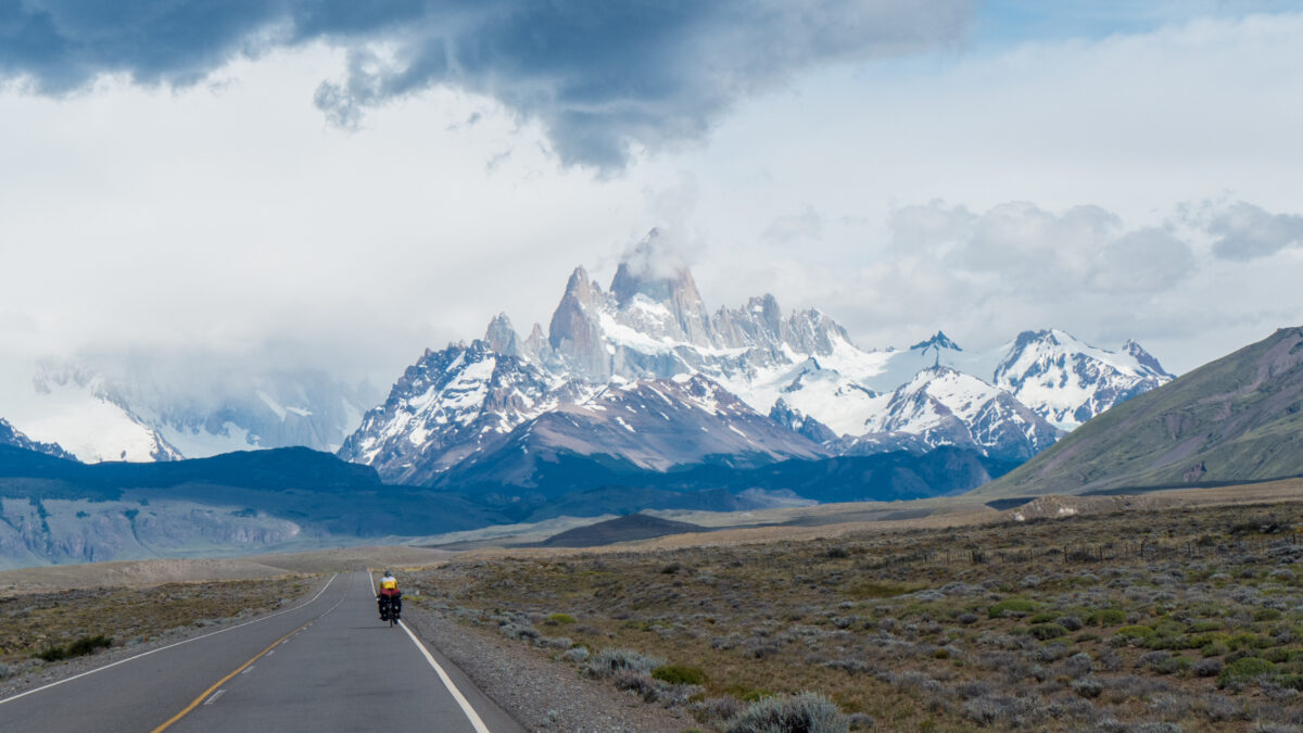 Dos montañeros vascos desaparecidos tras sufrir una avalancha de nieve en Argentina