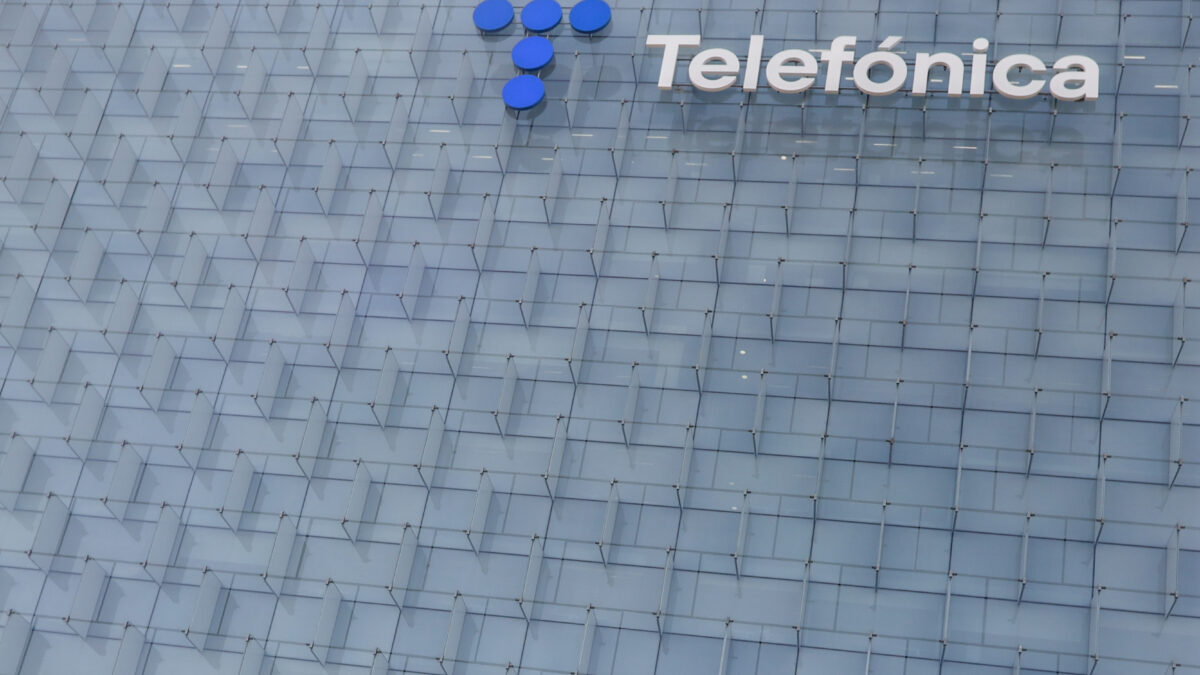 Telefónica se deja otros 100.000 clientes ‘premium’ en España en el último año