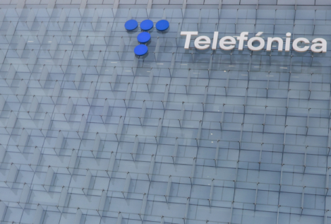 Telefónica se deja otros 100.000 clientes 'premium' en España en el último año