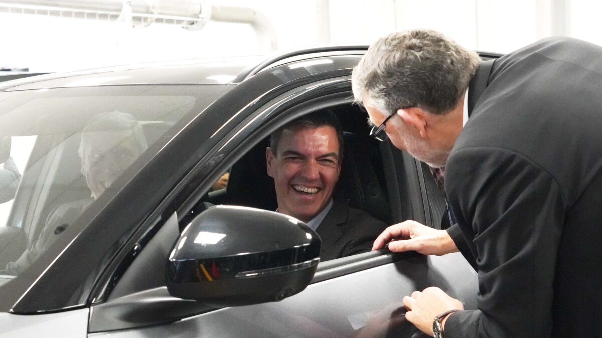 El nuevo comisionado del Perte rechazó el plan de Sánchez con el coche eléctrico hace un mes