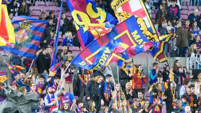 Madrid y Barça desatan la polémica por el 'veto' a las camisetas rivales en sus estadios