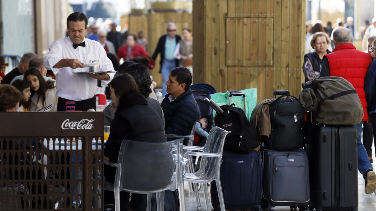 El empleo en el turismo creció en 160.000 en 2022, hasta 2,4 millones