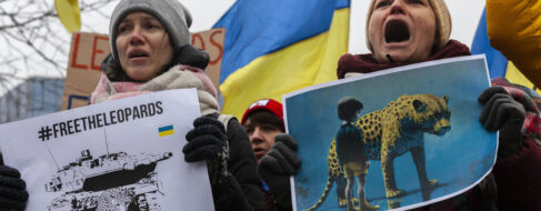 Cómo 'cazar' un Leopard: así son los manuales que divulga Rusia para destruir el súper tanque