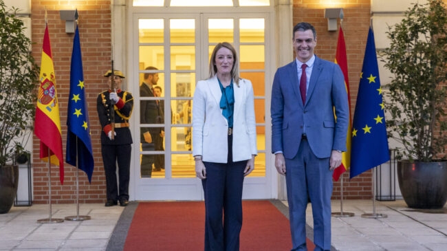 Sánchez se reúne con Roberta Metsola para abordar la Presidencia Española de la UE