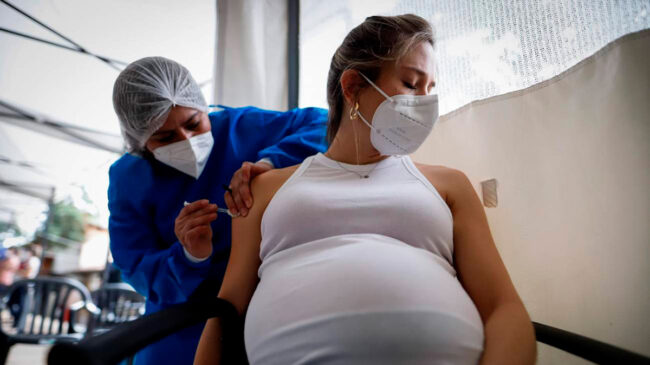 Un nuevo estudio revela que el covid durante el embarazo aumenta el riesgo de muerte materna