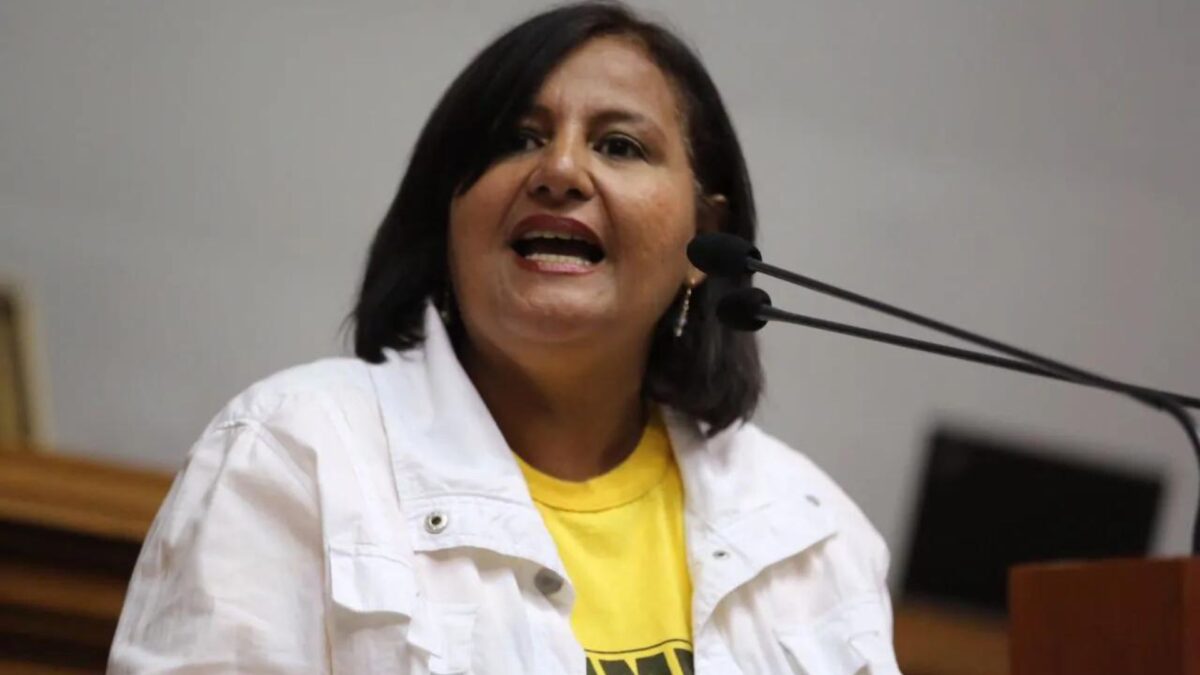 Maduro pide capturar a la presidenta del «parlamento paralelo» de la oposición venezolana, exiliada en España