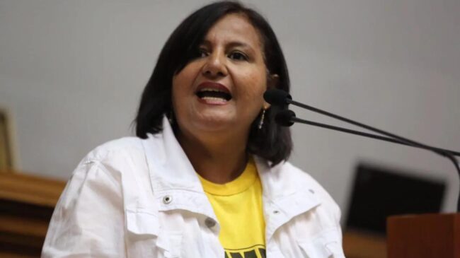 Maduro pide capturar a la presidenta del "parlamento paralelo" de la oposición venezolana, exiliada en España