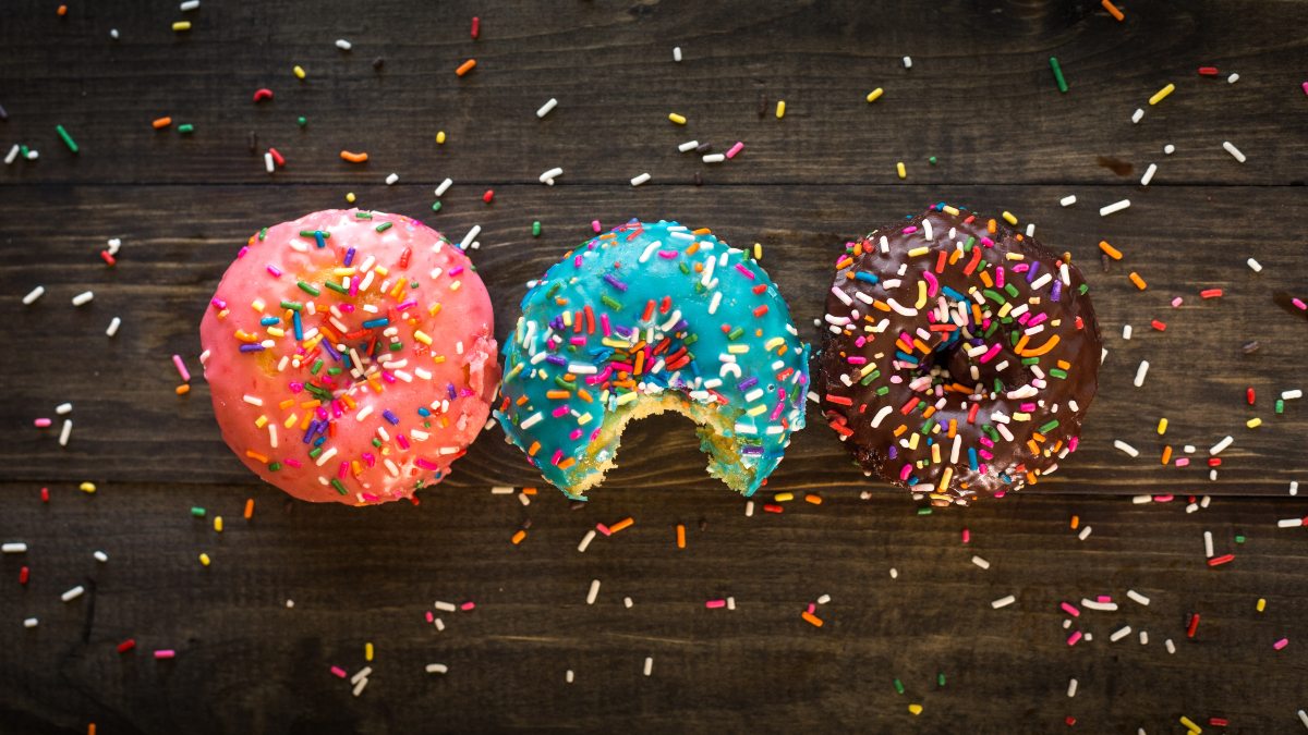 Donuts con pepitas de chocolate.