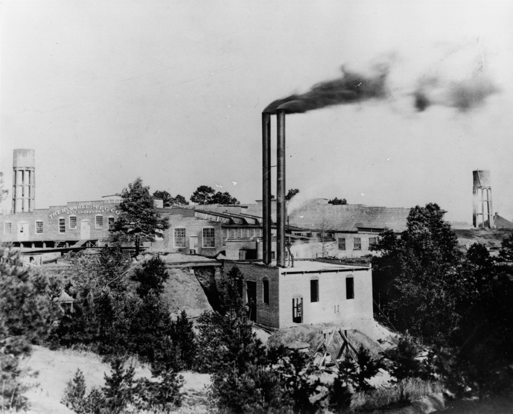 La primera fábrica de sudaderas de la historia. (Fuente: Russell Athletic)