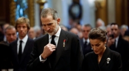 El funeral de Constantino de Grecia reúne en público a Felipe VI con Juan Carlos I