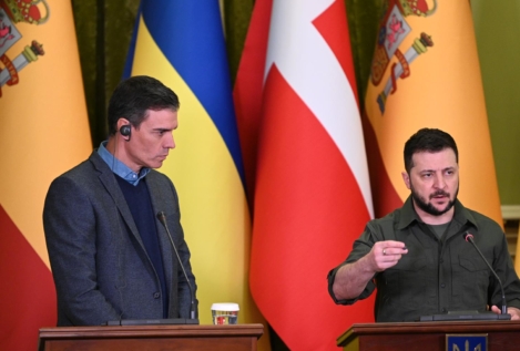 Sánchez habla con Zelenski y se compromete a seguir adiestrando militares ucranianos