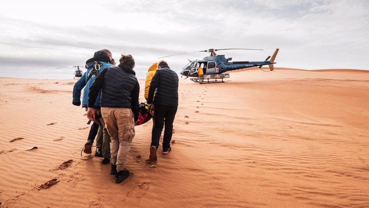 Carlos Sainz y Joan Barreda abandonan el Dakar tras sendos accidentes