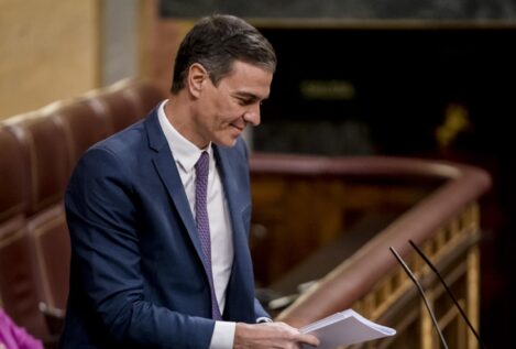 Sánchez se burla del retraso de Abascal en presentar la moción de censura: «Espabile»