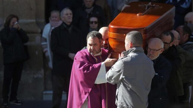 Algeciras despide al sacristán asesinado sin ninguna representación del Gobierno