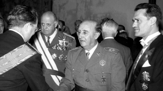 La Fundación Franco planeó llevarse su archivo a Francia para no tener que entregarlo al Estado