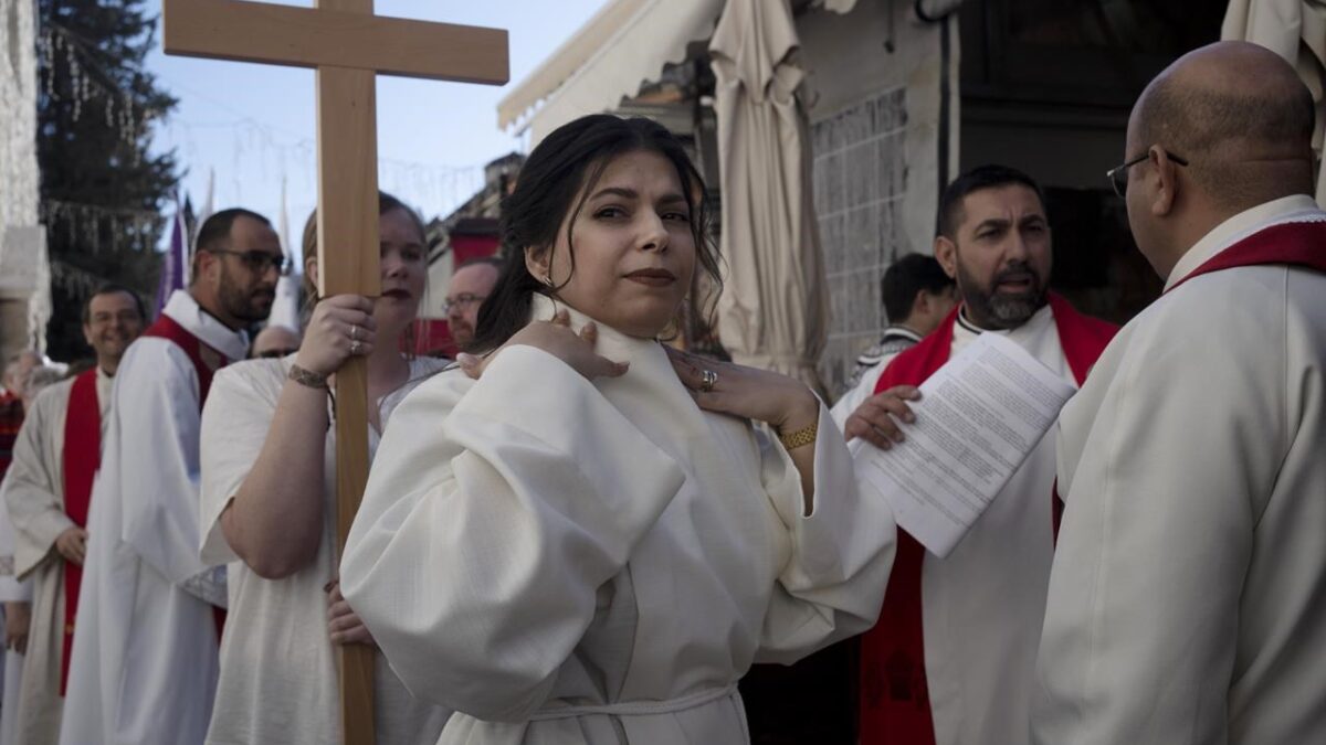 Una Iglesia de Jerusalén nombra a la primera pastora mujer de Tierra Santa: «Espero que inspire a otras mujeres a estudiar teología»