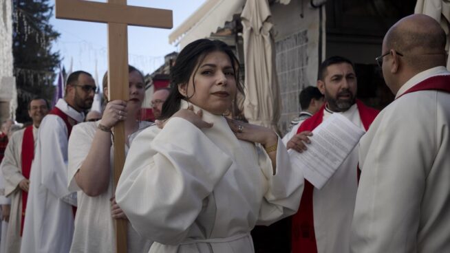 Una Iglesia de Jerusalén nombra a la primera pastora mujer de Tierra Santa: "Espero que inspire a otras mujeres a estudiar teología"