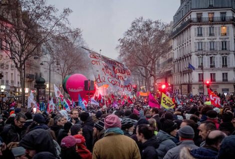 Unas 150.000 personas se manifiestan de nuevo en París contra la reforma de las pensiones