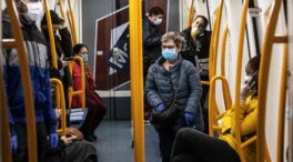 El Gobierno espera eliminar la mascarilla en el transporte público "no muy tarde" y cuando lo digan "los expertos"