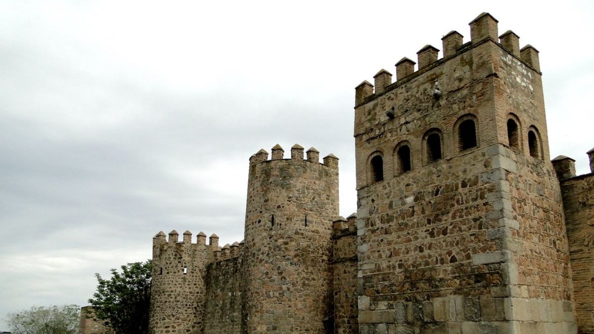 Se derrumba de madrugada, sin causar daños, parte de la muralla de Toledo
