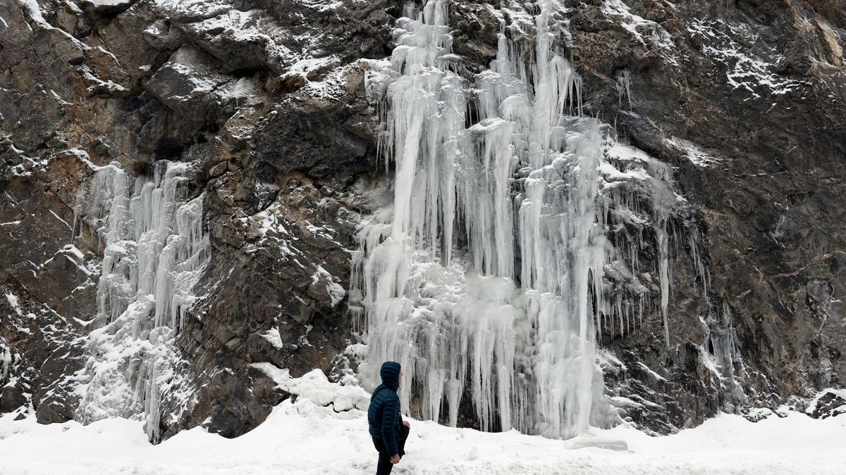 El frío deja temperaturas de hasta nueve grados bajo cero y 13 comunidades están en alerta