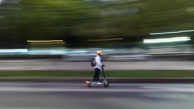 Muere en un accidente el conductor de un patinete eléctrico en el Eixample (Barcelona)