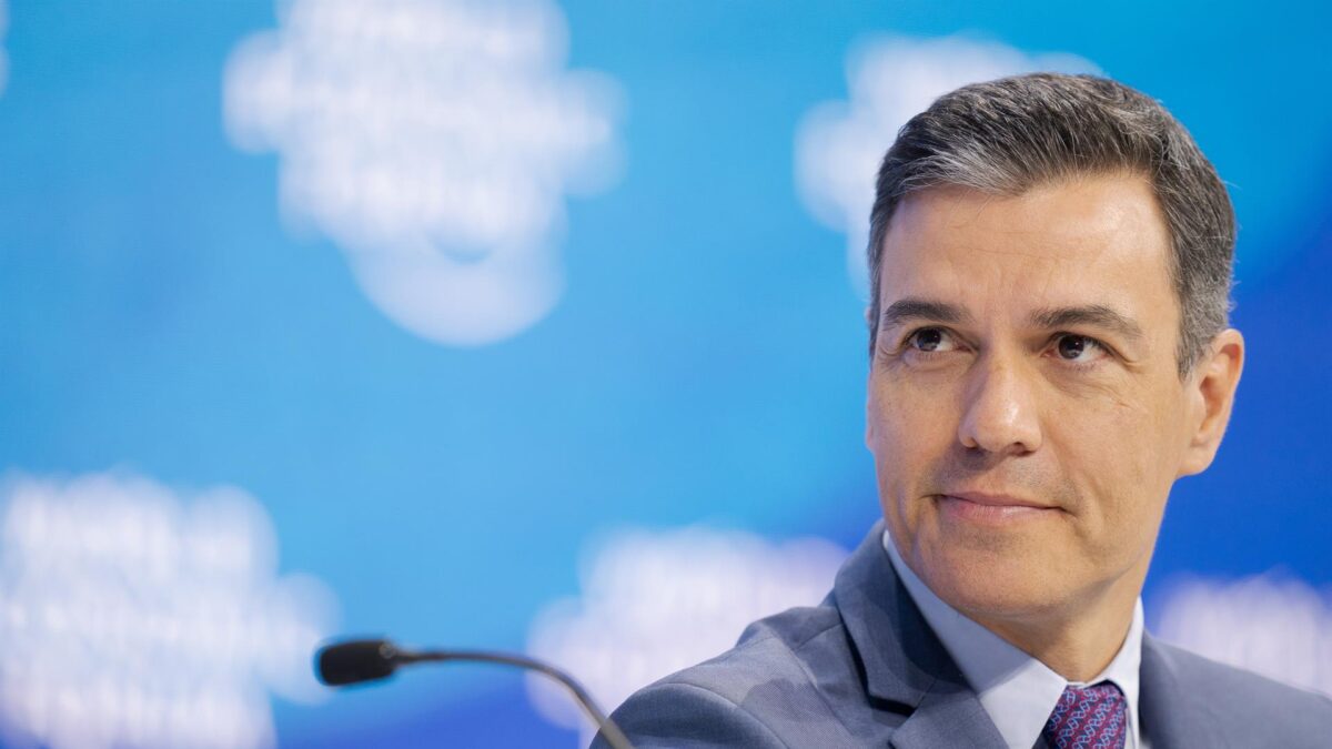 El Ibex estalla contra el intervencionismo de Sánchez y anticipa una caída de la inversión