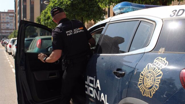 La Policía recupera en Madrid cuatro legajos del XVIII que habían sido puestos a la venta en internet