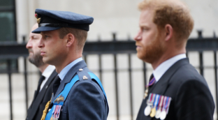 Se filtra el ataque físico que sufrió el príncipe Enrique de manos de su hermano Guillermo