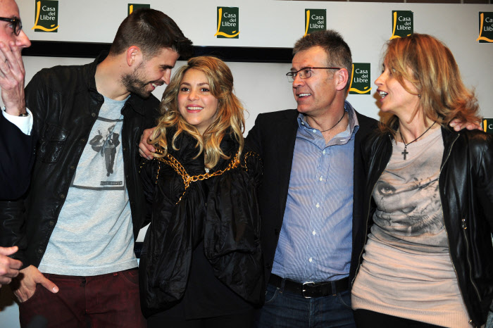 Shakira, junto a Gerard Piqué y sus exsuegros