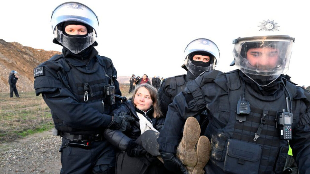(VÍDEO) Greta Thunberg, detenida por la Policía alemana en una protesta contra una mina de lignito