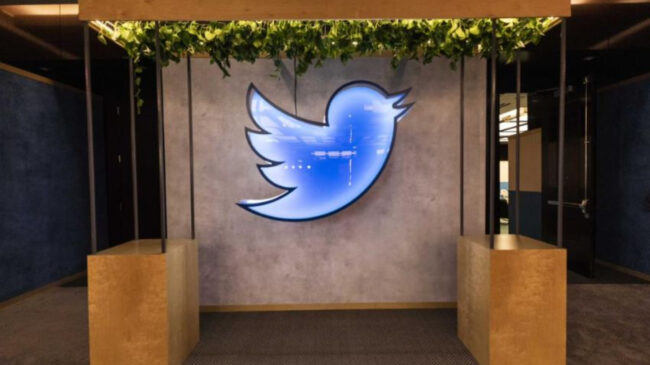 Twitter intenta aliviar las pérdidas subastando gran parte del mobiliario de su sede central