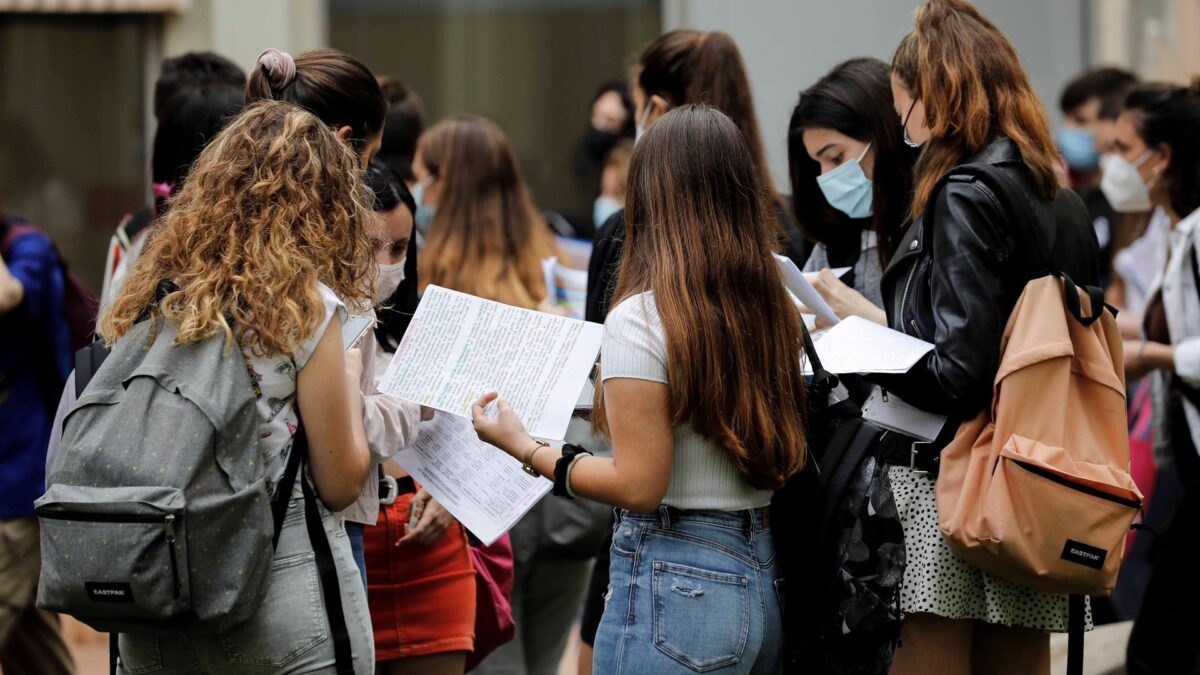 Una universidad española da un punto extra por ser mujer al solicitar plaza en un curso